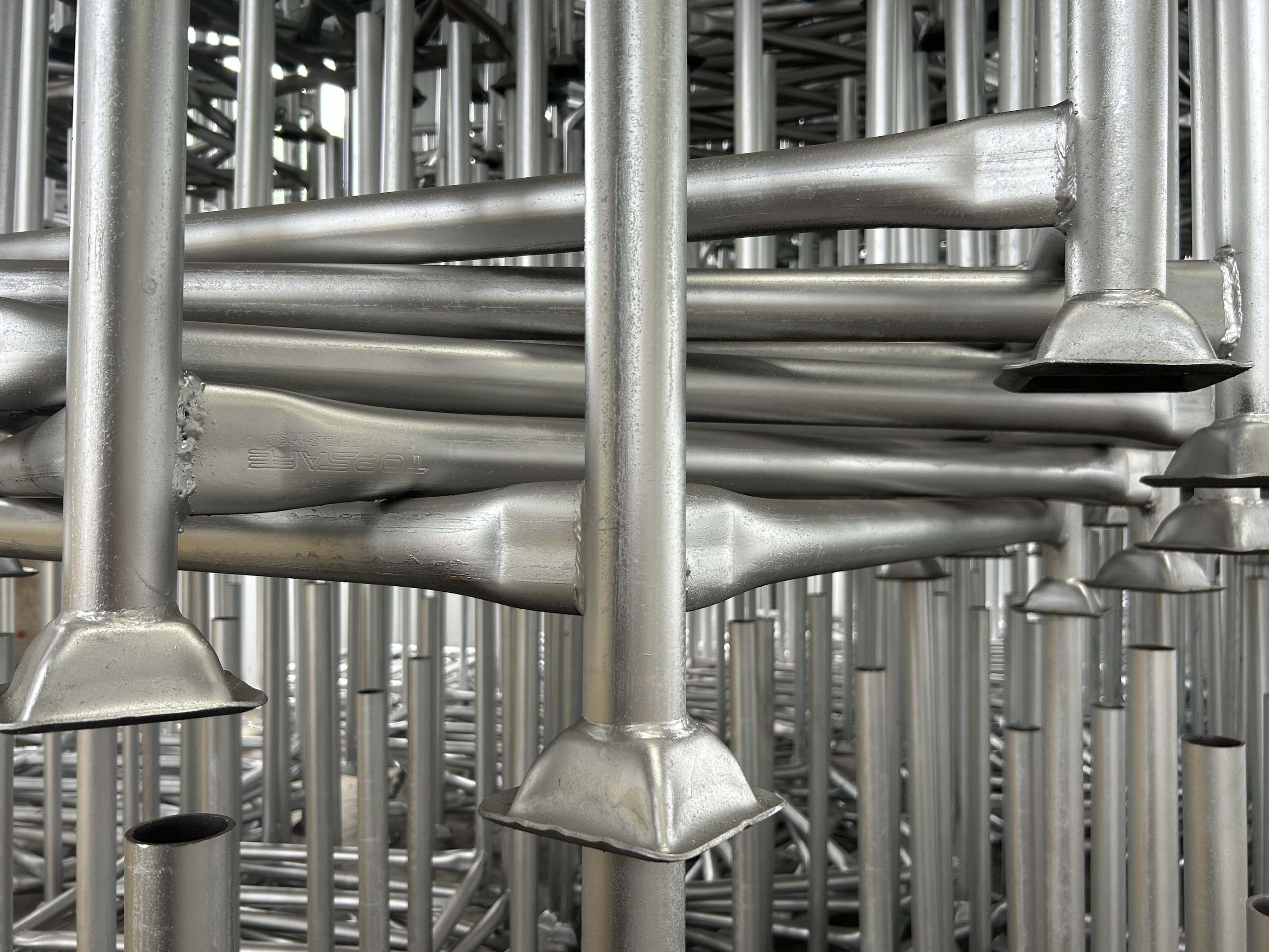 Painted Galvanized Steel Pallet 01 Ipininta galvanized steel pallet 01