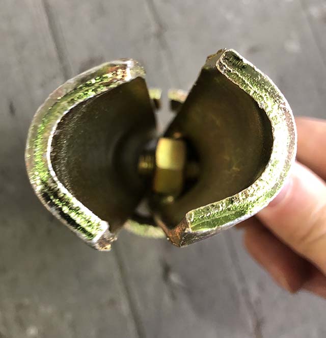 Pinindot ang magkasanib na pin 12