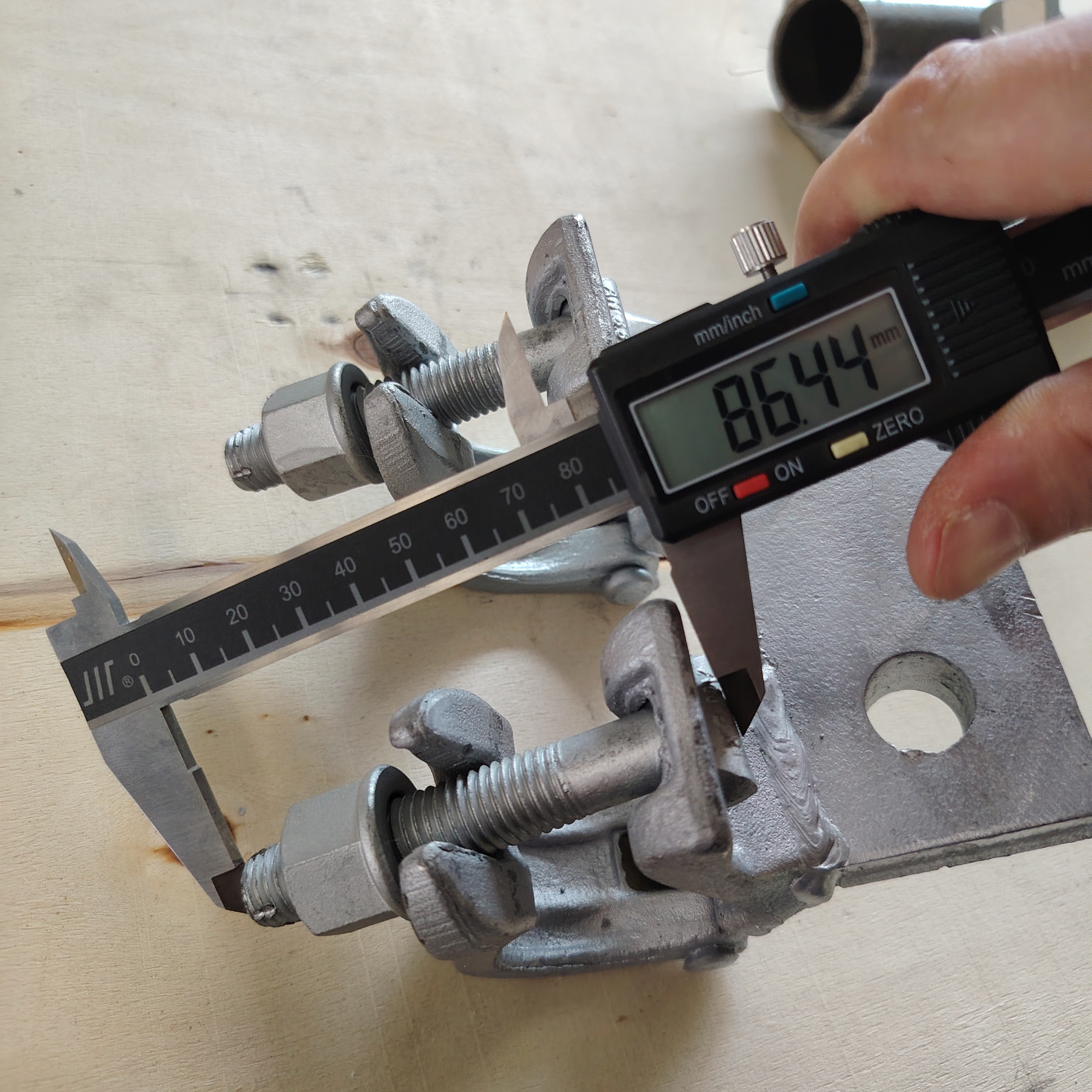 Pasadyang Base Espesyal na hugis na Scaffolding Clamp 