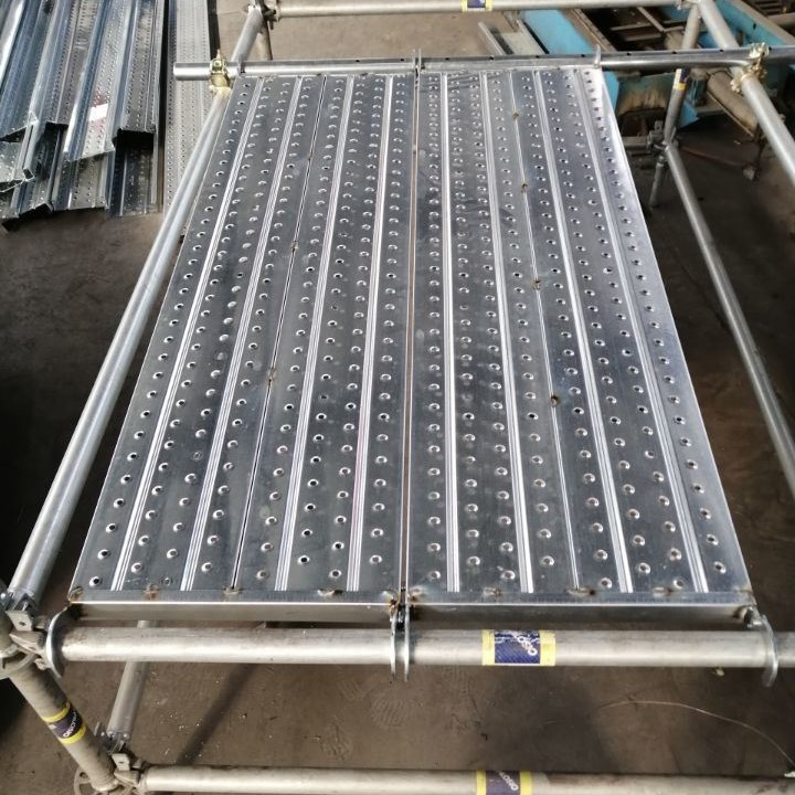 Catwalk scaffolding hagdan