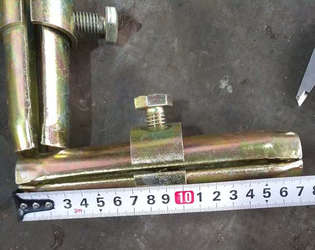 Pinindot ang magkasanib na pin 08