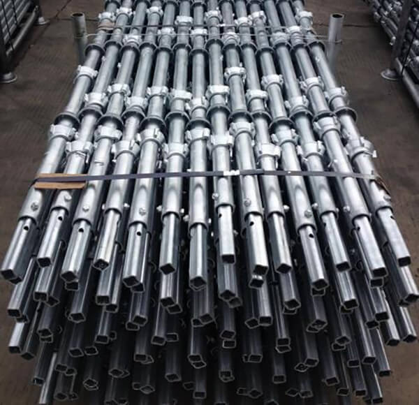 Cuplock scaffolding spigoted standard/vertical