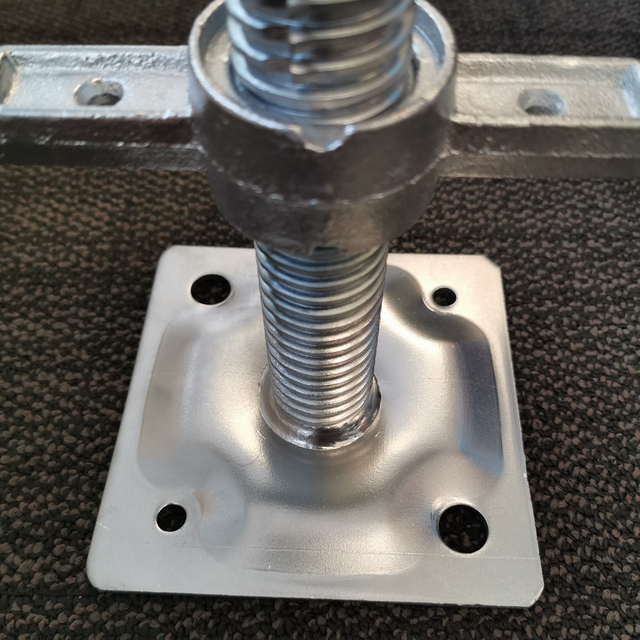 Galvanized BS1139 scaffolding base jack para sa konstruksyon