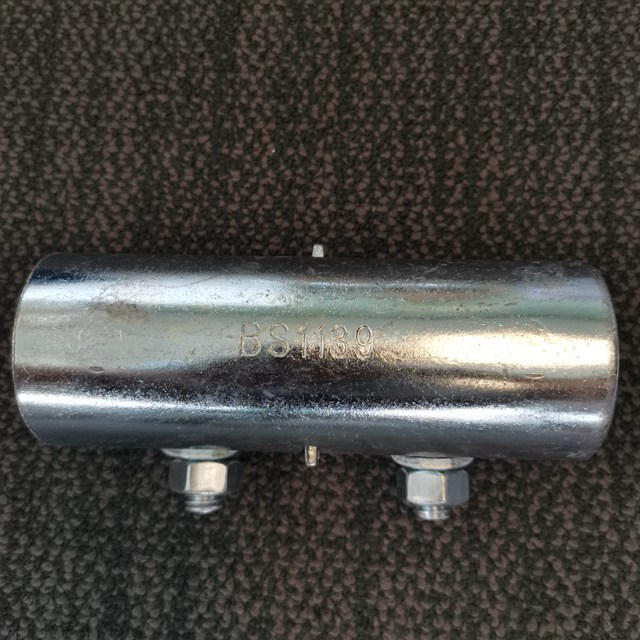 Pinindot ang mag -asawang manggas