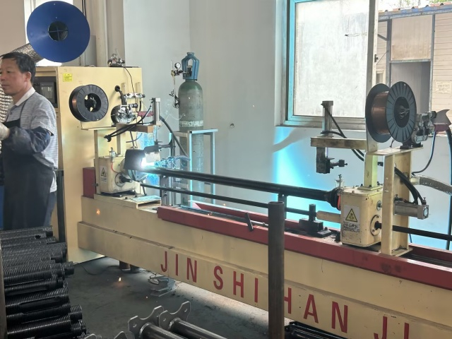 Adjustable shoring post welding