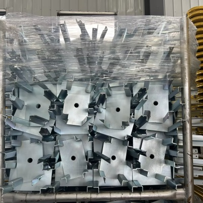 Scaffolding adjustable U-head jack