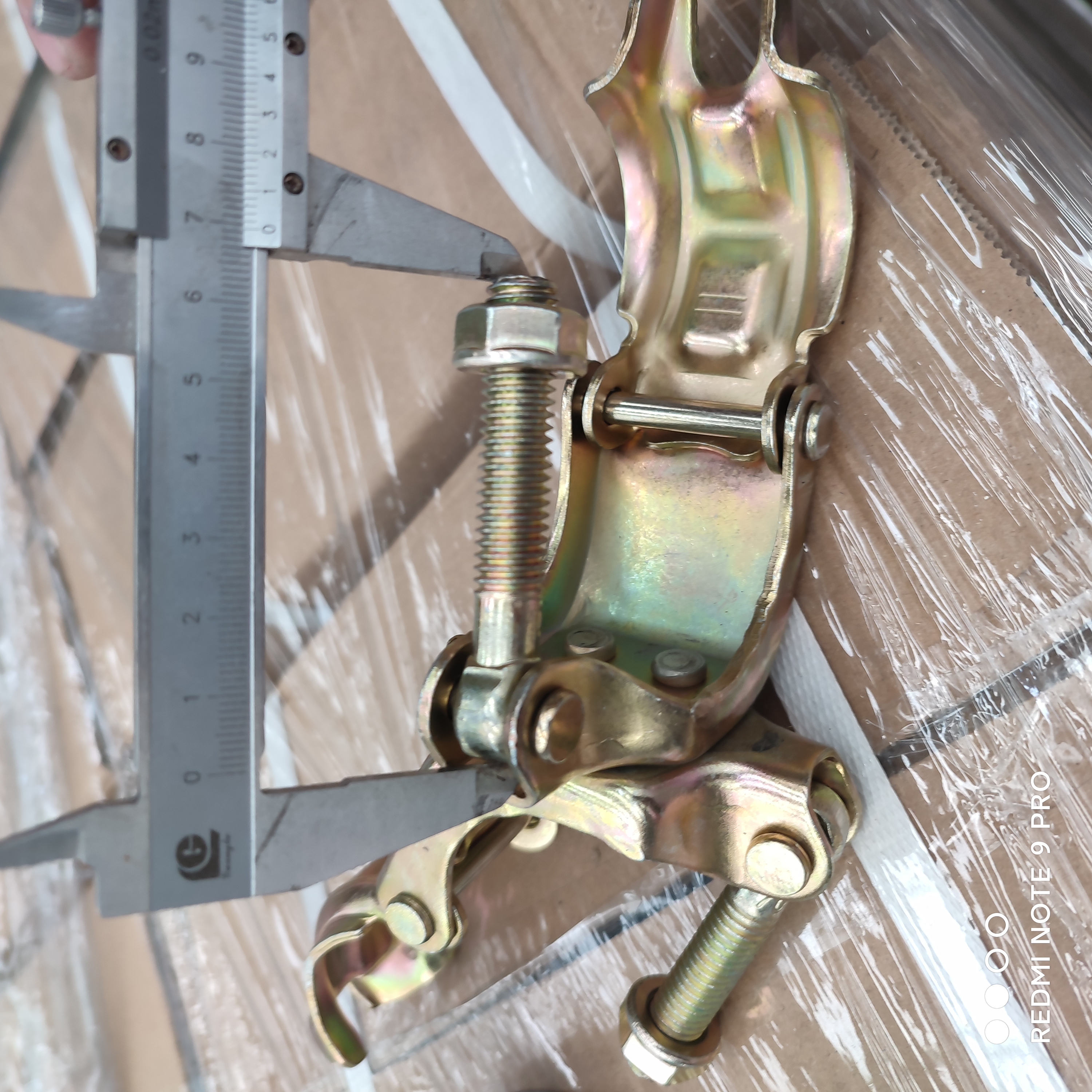 pinindot ang swivel coupler 