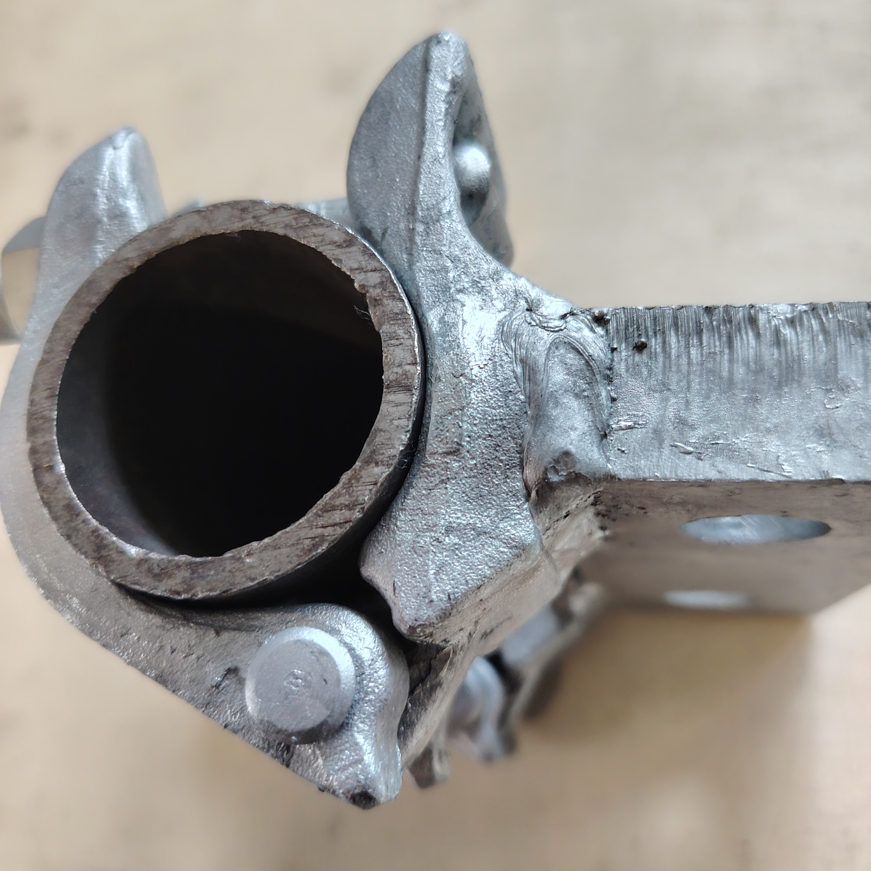 Bespoke Base Espesyal na hugis na Scaffolding Clamp