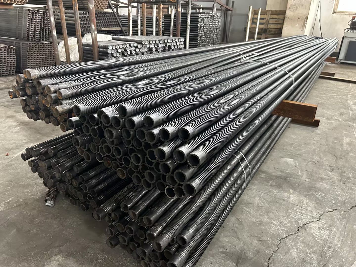 Steel pipe thread rolling