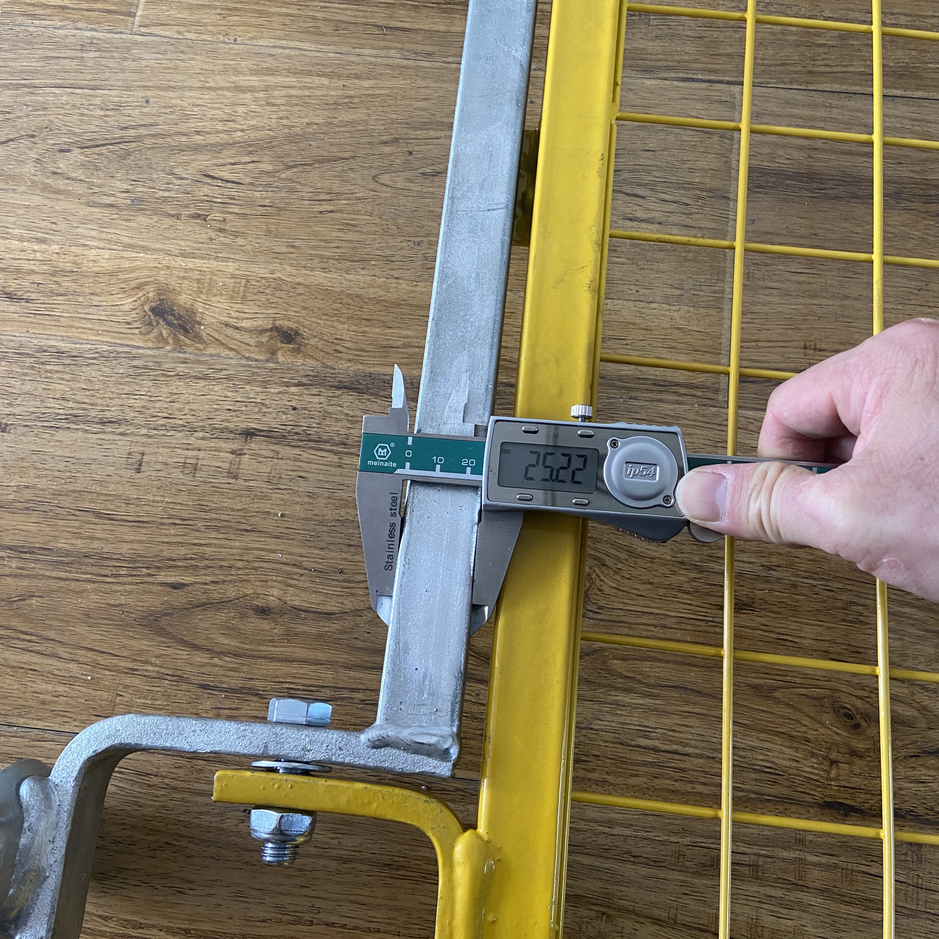 Pagsubok sa gate ng pag-access ng hagdan 