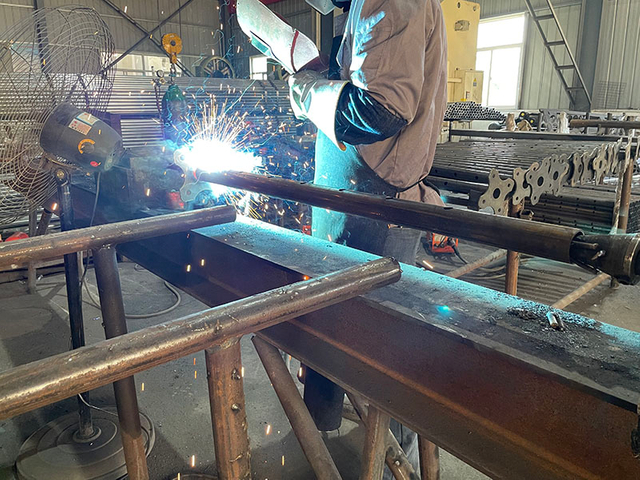 Adjustable shoring post welding