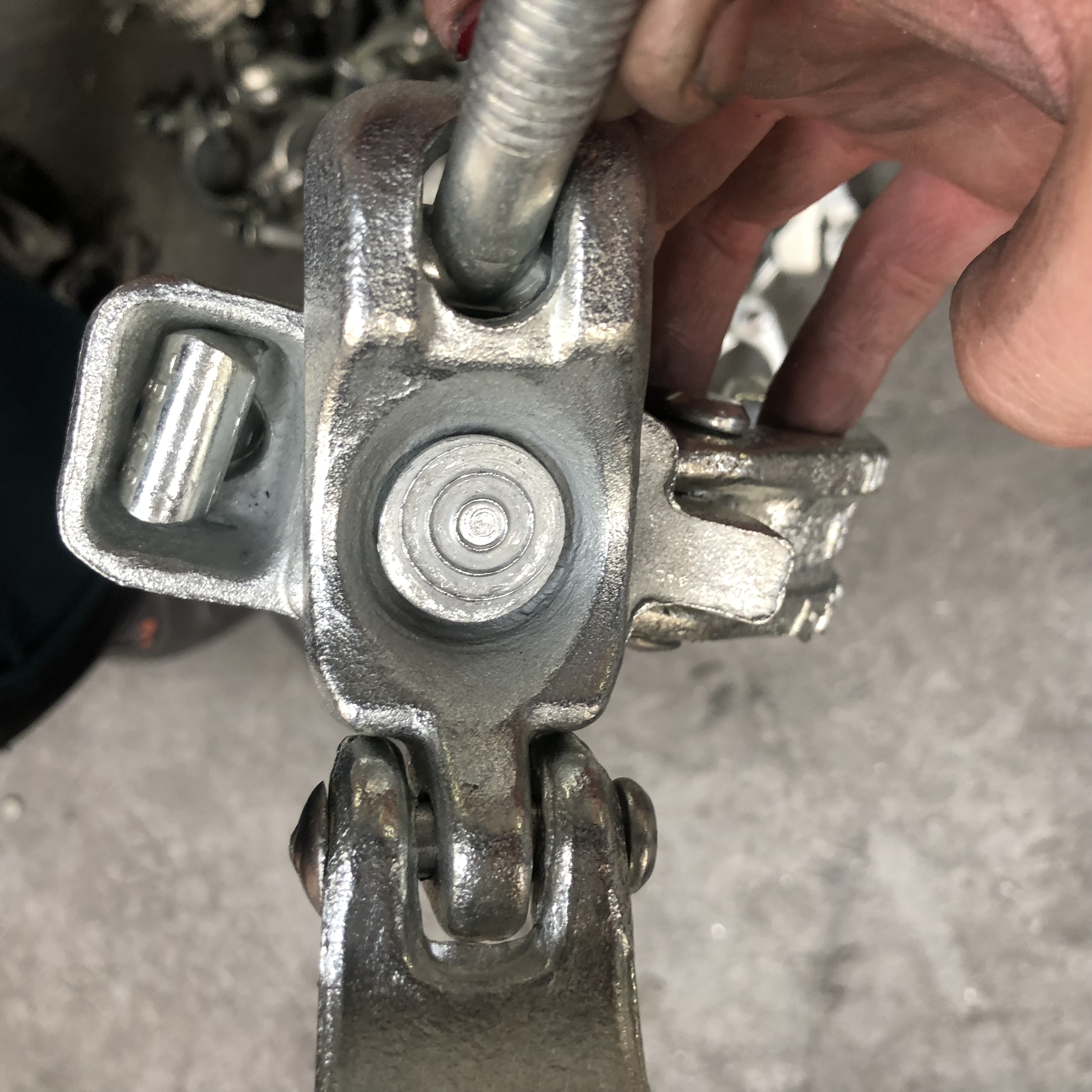 I -drop ang Forged Swivel Coupler