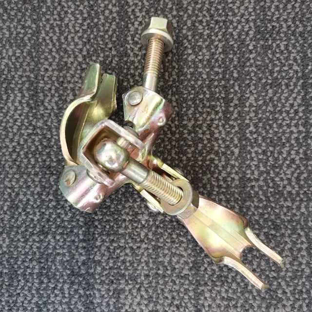 Ang BS1139 ay pinindot ang scaffolding zinc plated double coupler
