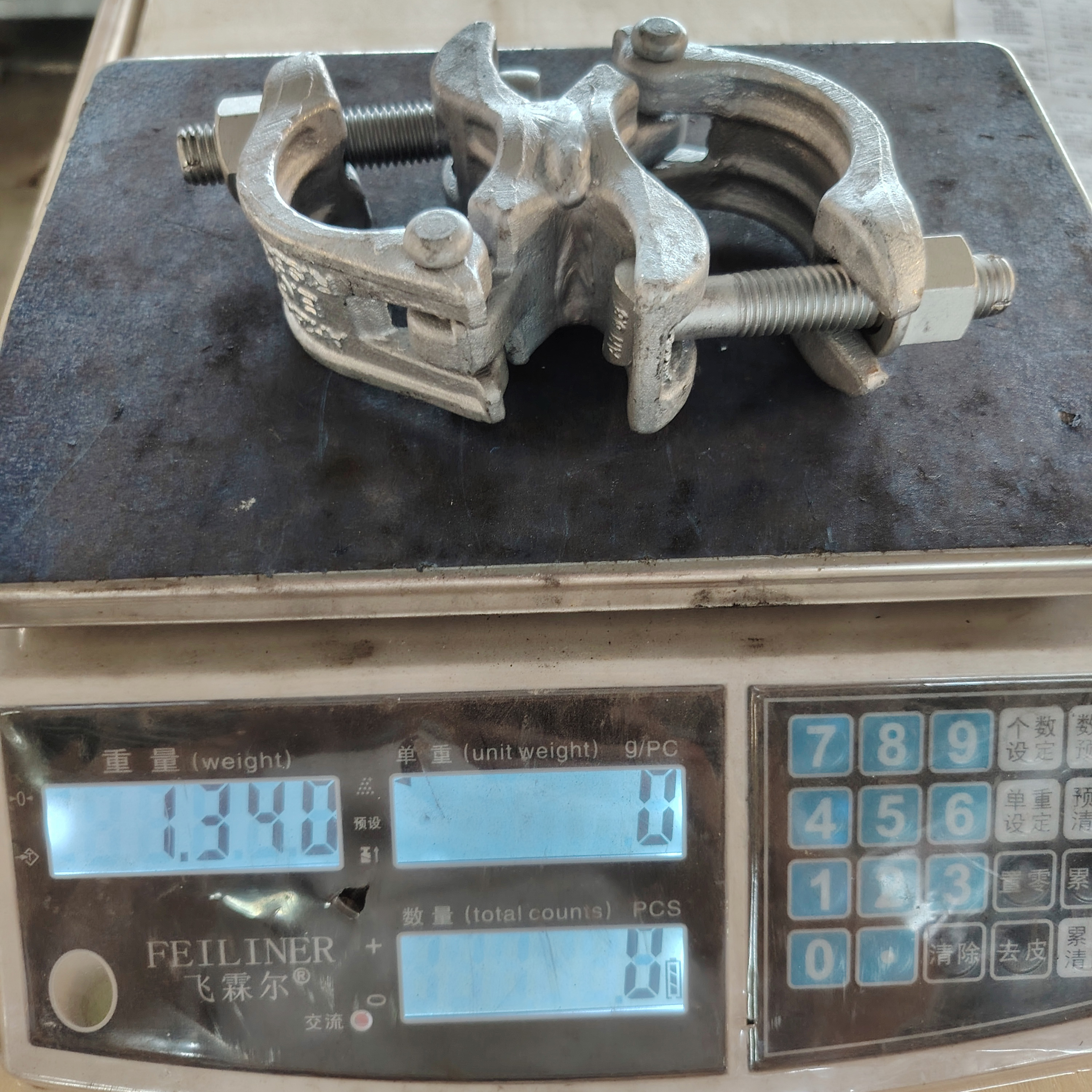 Distance Coupler - 74mm Espesyal na hugis na Scaffolding Clamp