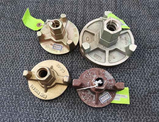 Formwork tie rod, wing nut at water stopper