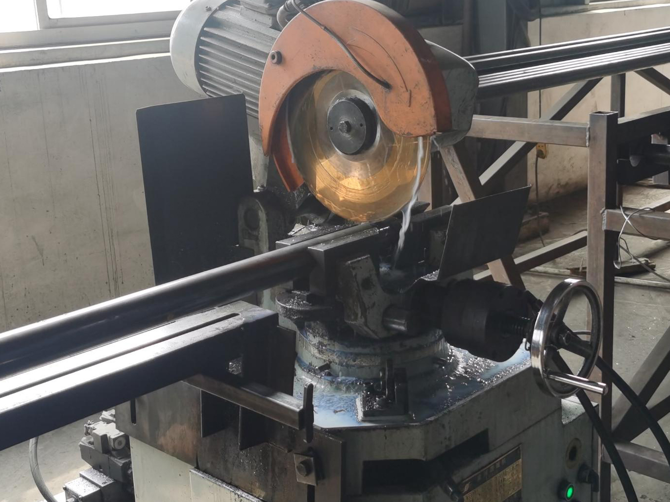 Cut ng pipe ng bakal