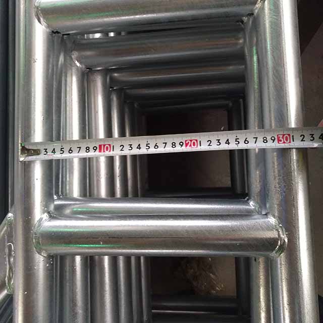 Pinapalakas ng Cuplock ang beam 08