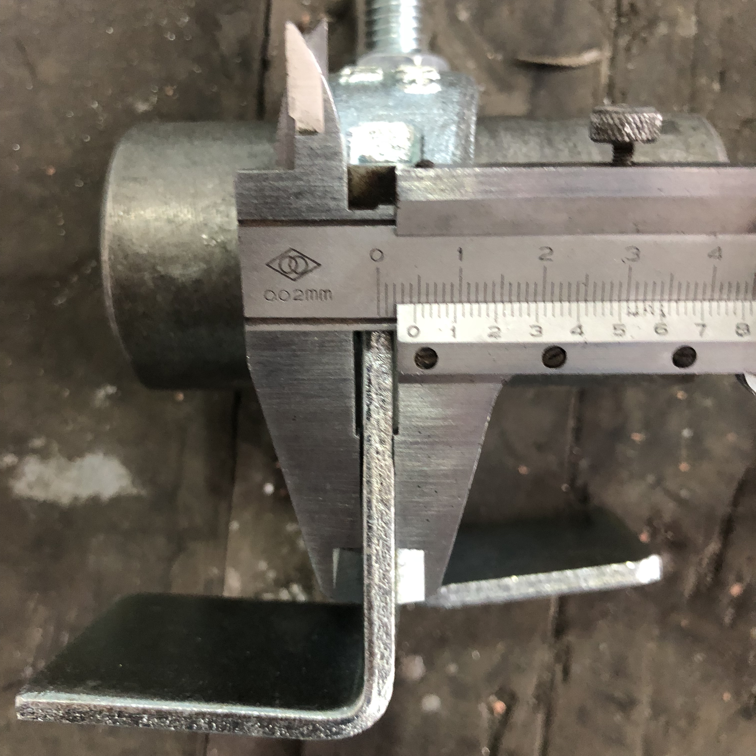 I -drop ang forged board na nagpapanatili ng coupler