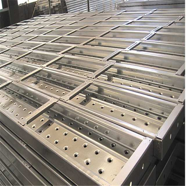 240*45mm galvanized steel plank para sa konstruksyon BS1139