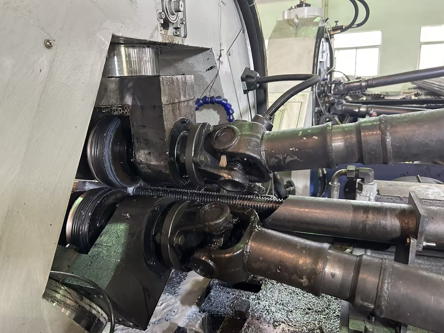 Steel pipe thread rolling 