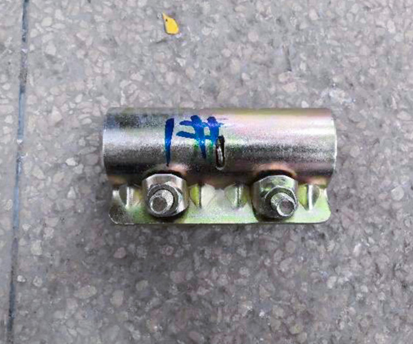 Pinindot ang manggas na coupler pagkatapos ng pagsubok