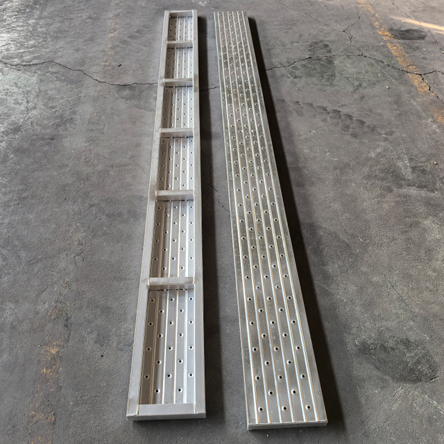 3.0m sarado na plank ng bakal