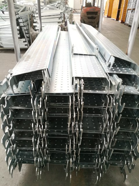 Mainit na Dip Galvanized Ringlock Scaffolding Walk Boards na may Hook