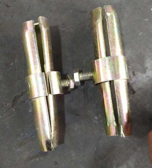 Pinindot ang magkasanib na pin 14