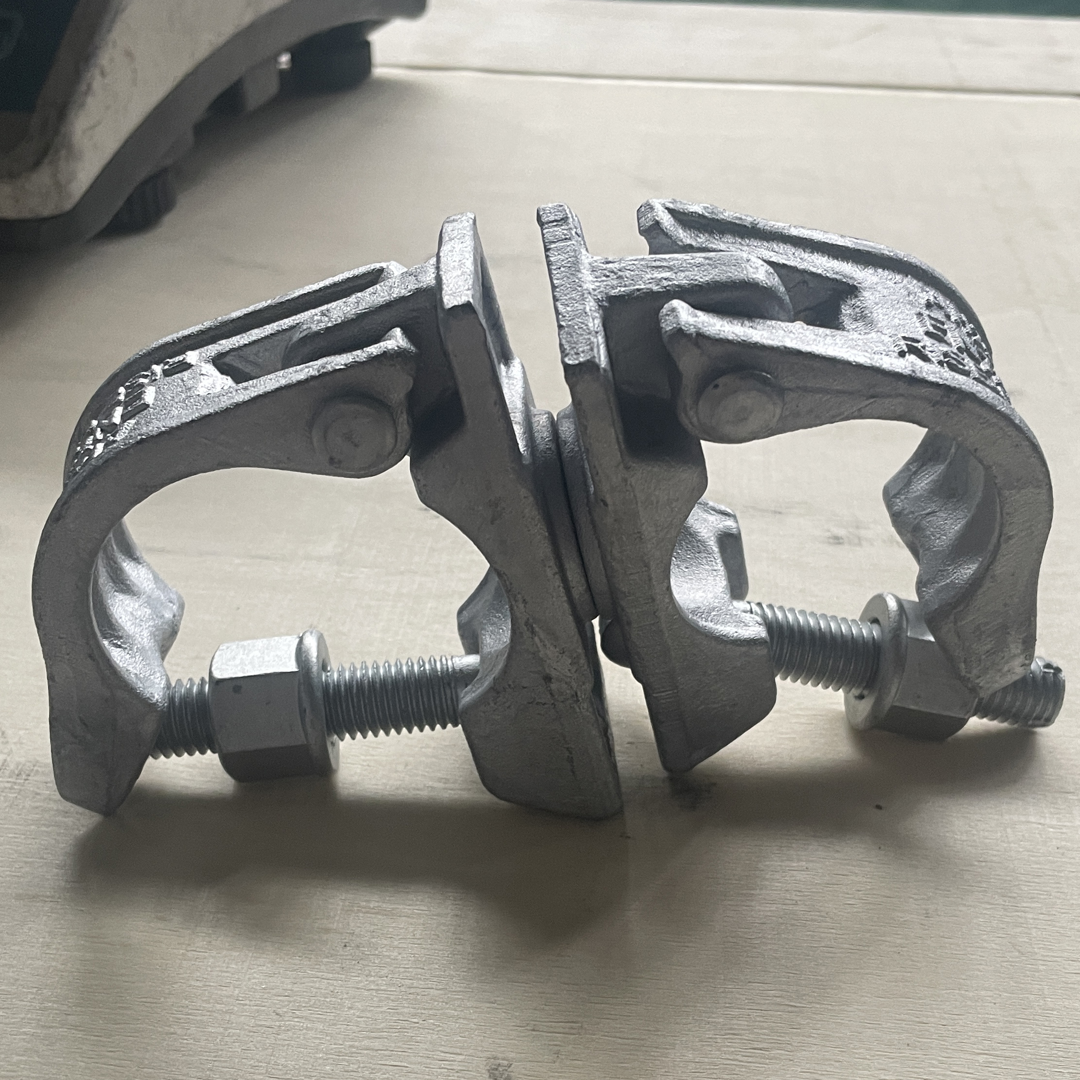 Swivel Coupler KV 49 X 49 Espesyal na hugis na Scaffolding Clamp