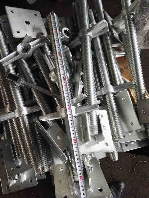 Galvanized scaffolding screw swivel base jack