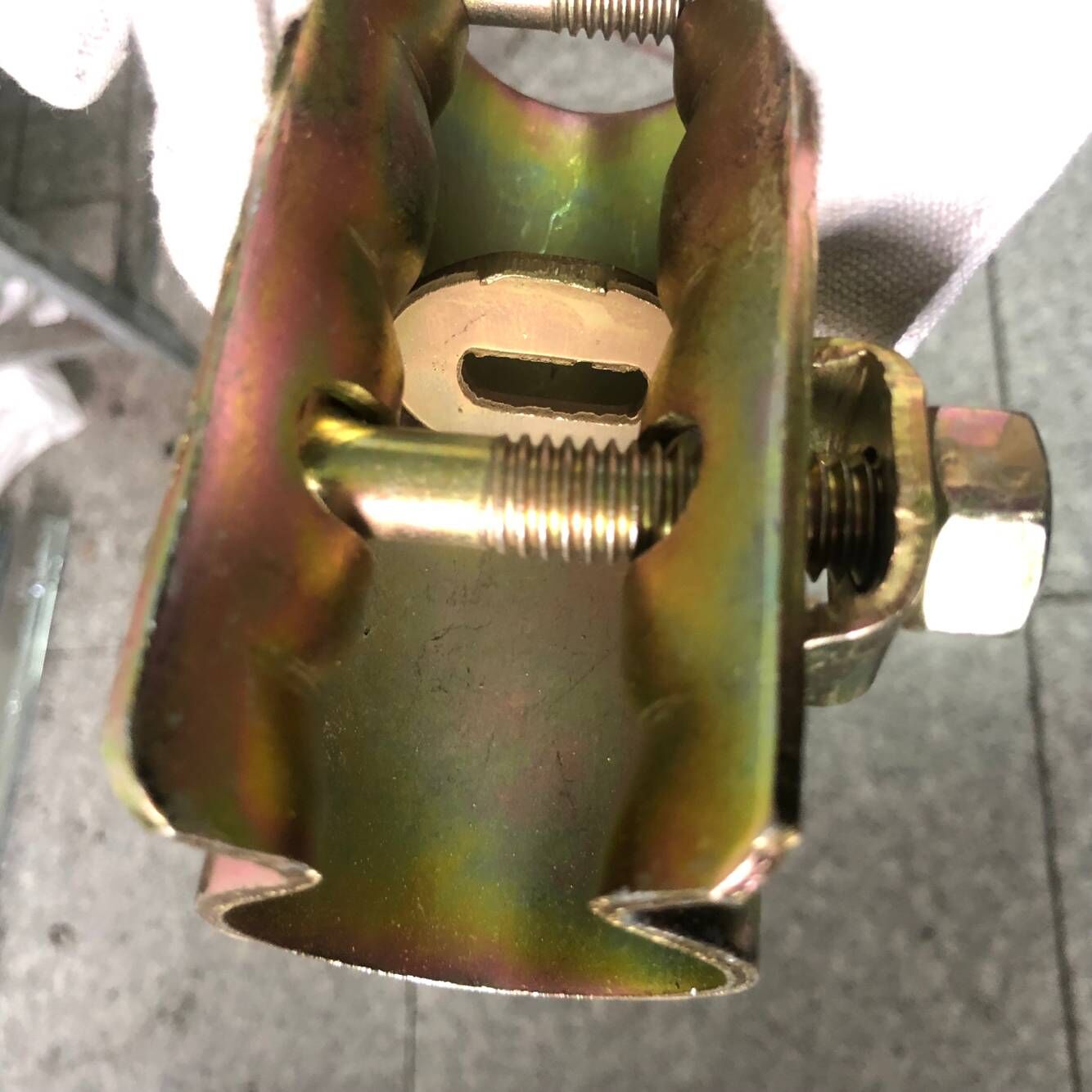 Pinindot ang manggas na coupler