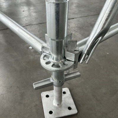 Ringlock scaffolding