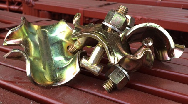 Pinindot ang electro galvanized na Italian scaffolding coupler