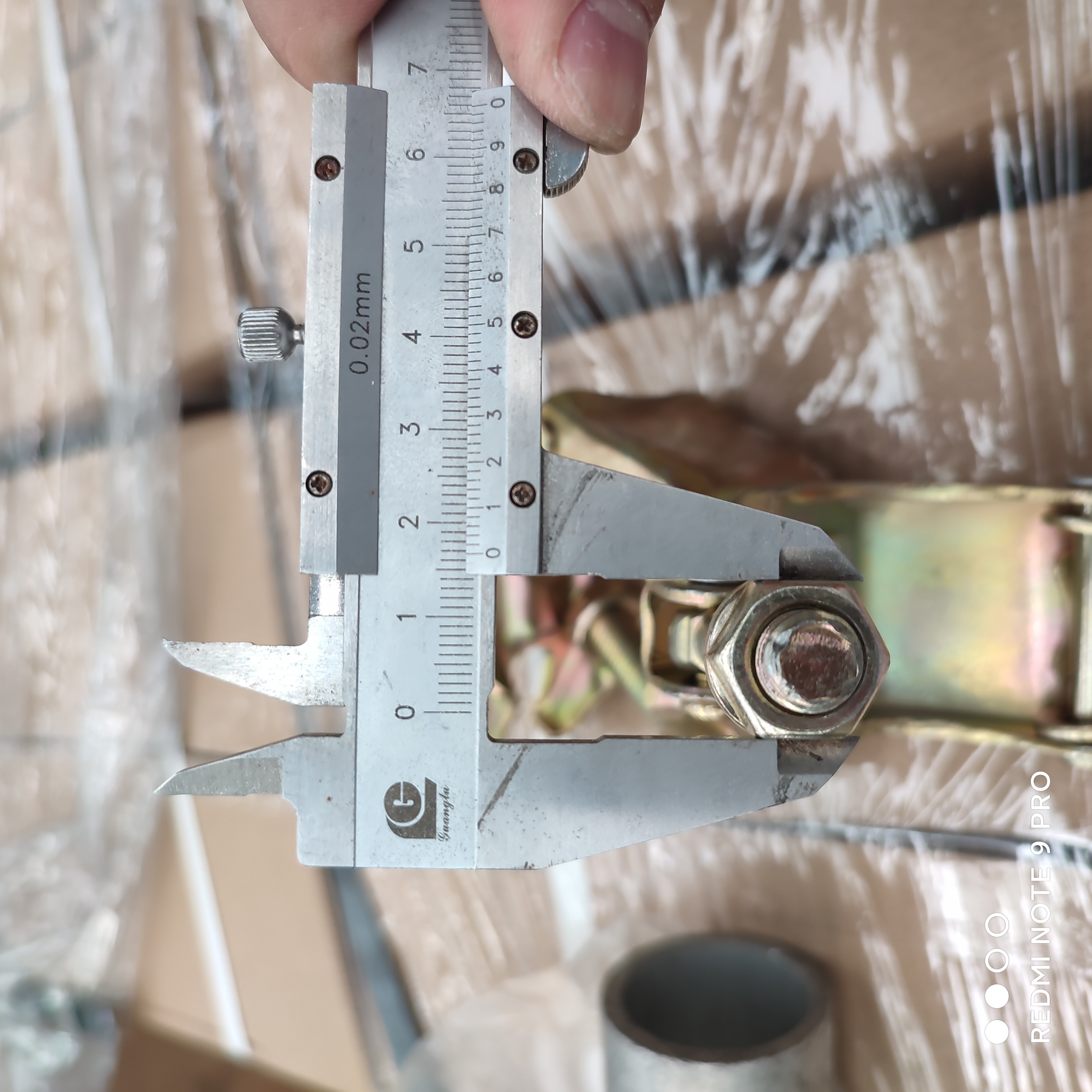 pinindot ang swivel coupler 