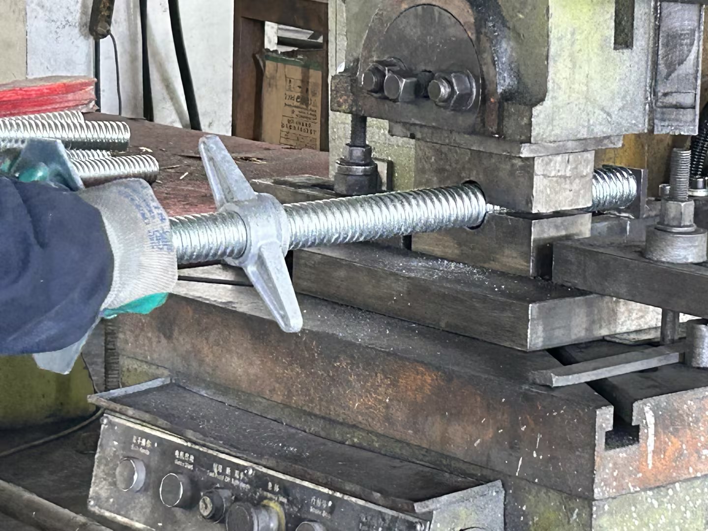 base jack sirain ang mga ngipin 