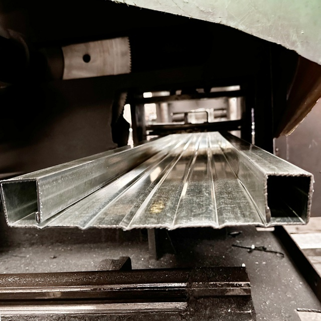 sarado na bakal na tabla