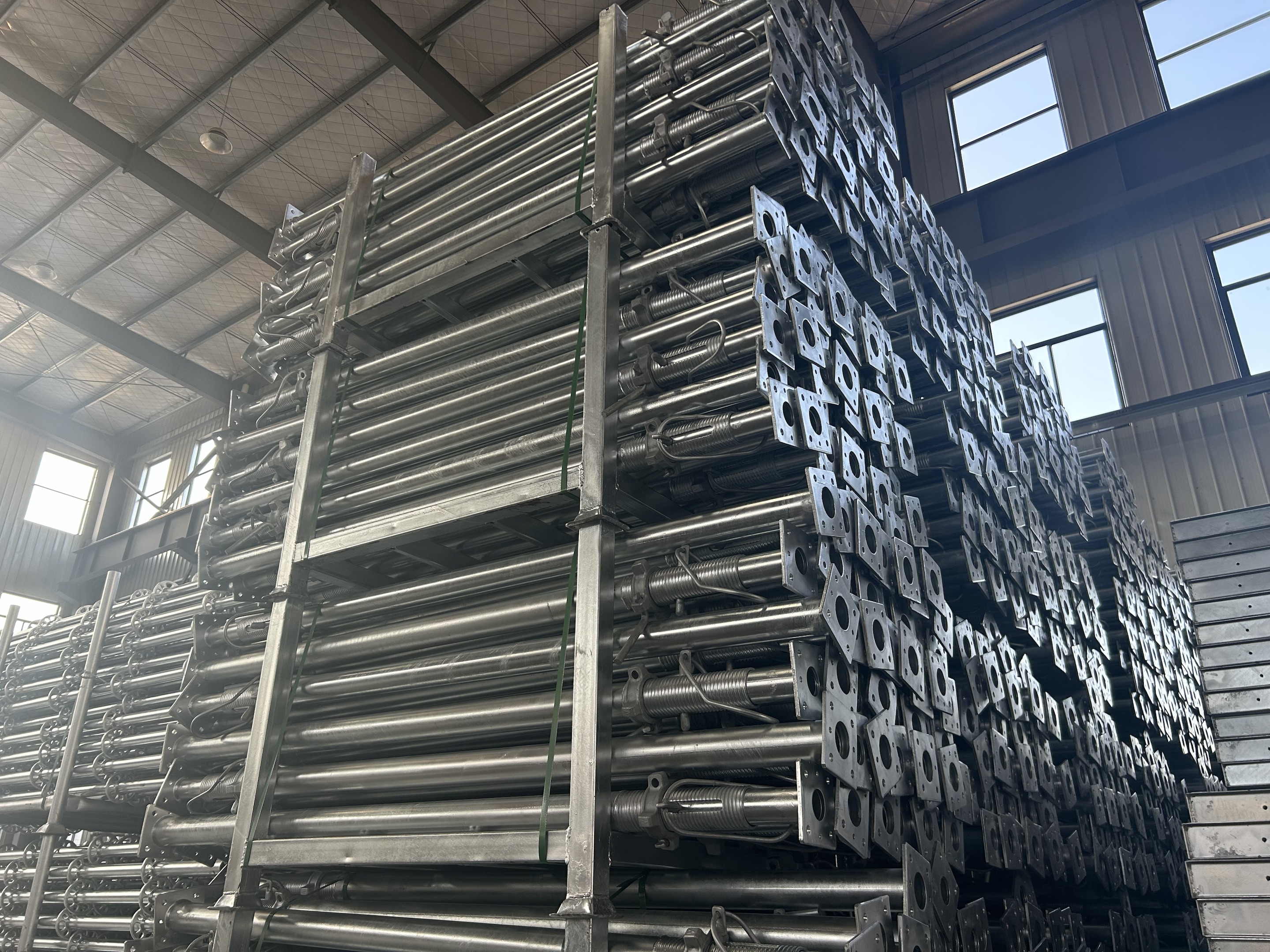 Malakas na tungkulin na props ng bakal