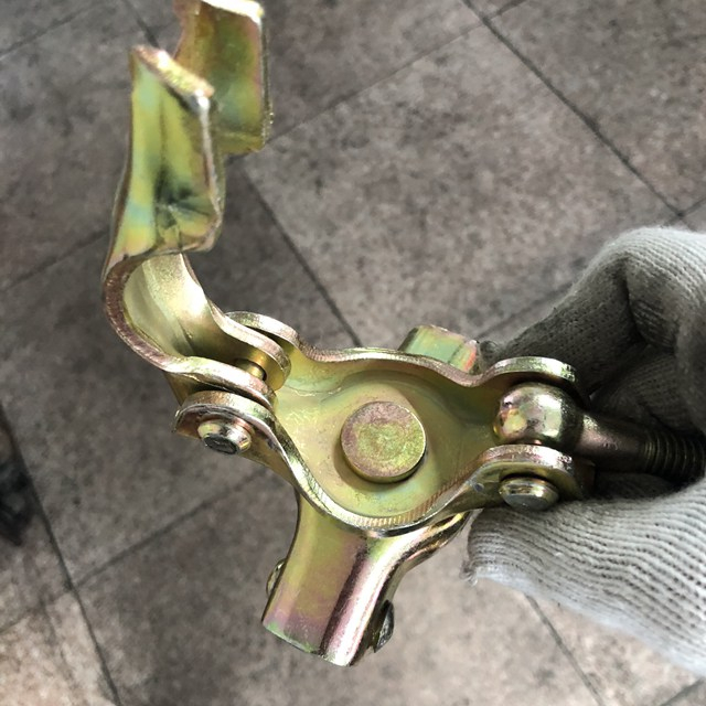 EN74 BS1139 pinindot ang clamp scaffolding swivel movable coupler fittings