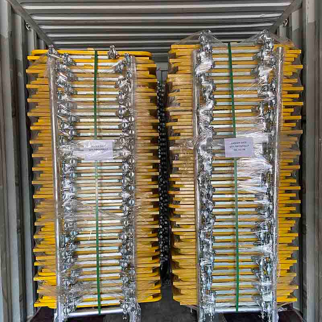 Scaffolding gate at pag -load ng bitag