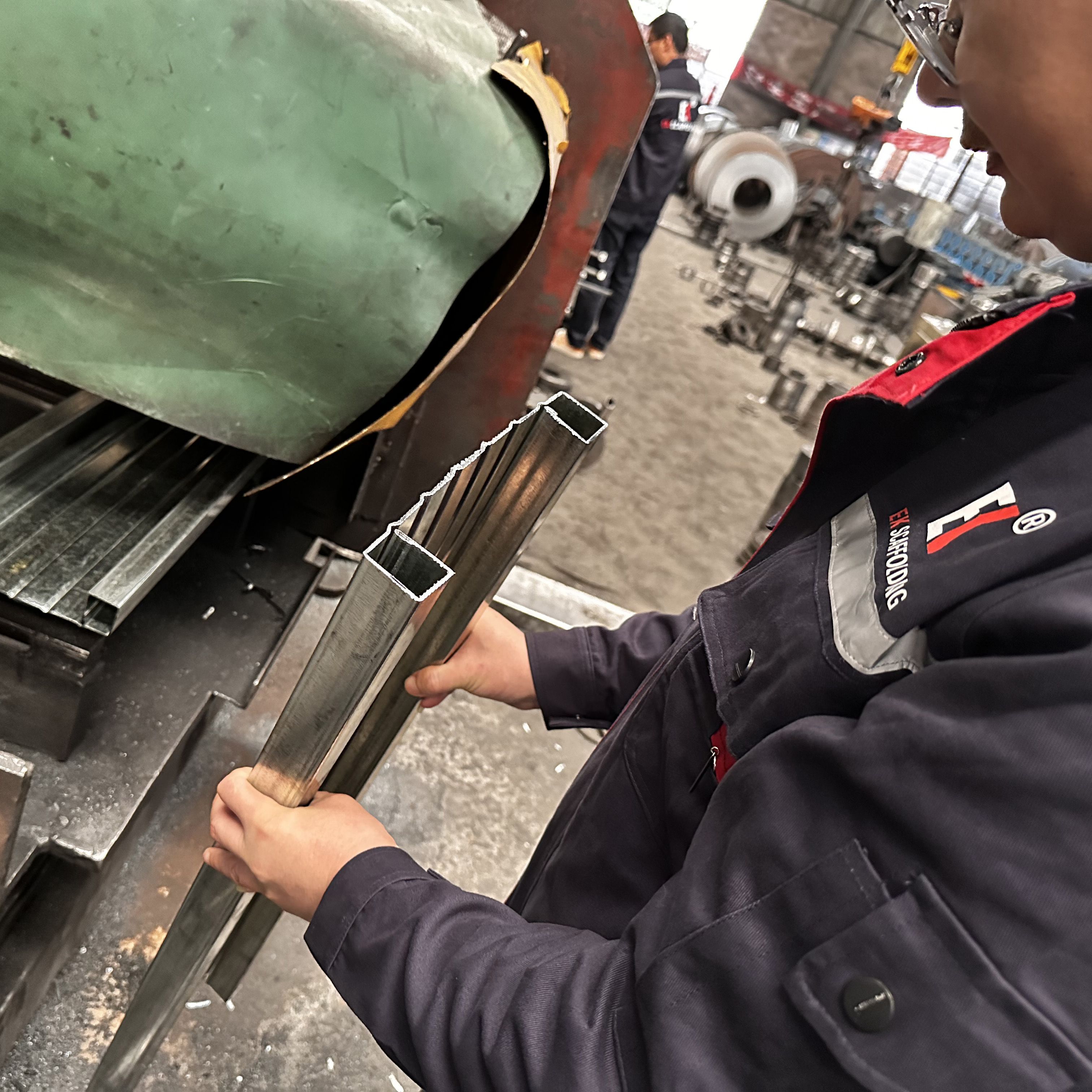 Sarado na Plank ng Bakal 生产流程 (7)