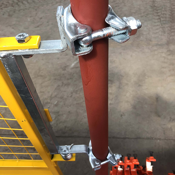 Mga Mounting Bracket at Connector: